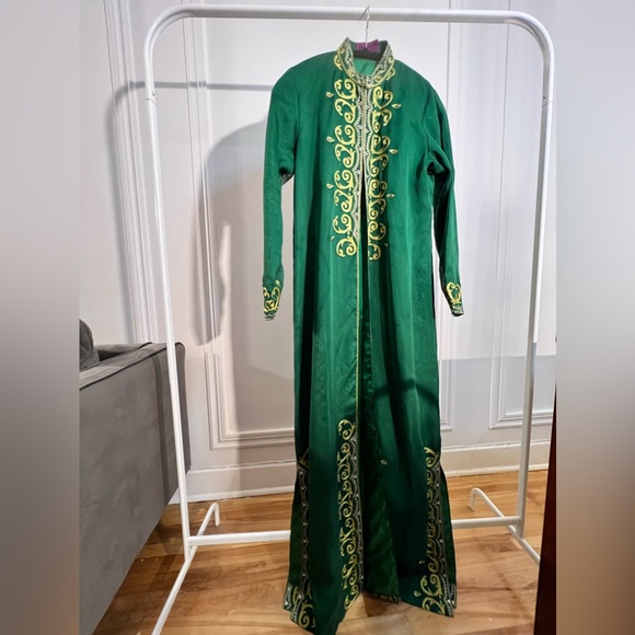 TRADITIONAL  // size small💚 - Picture 7 of 9